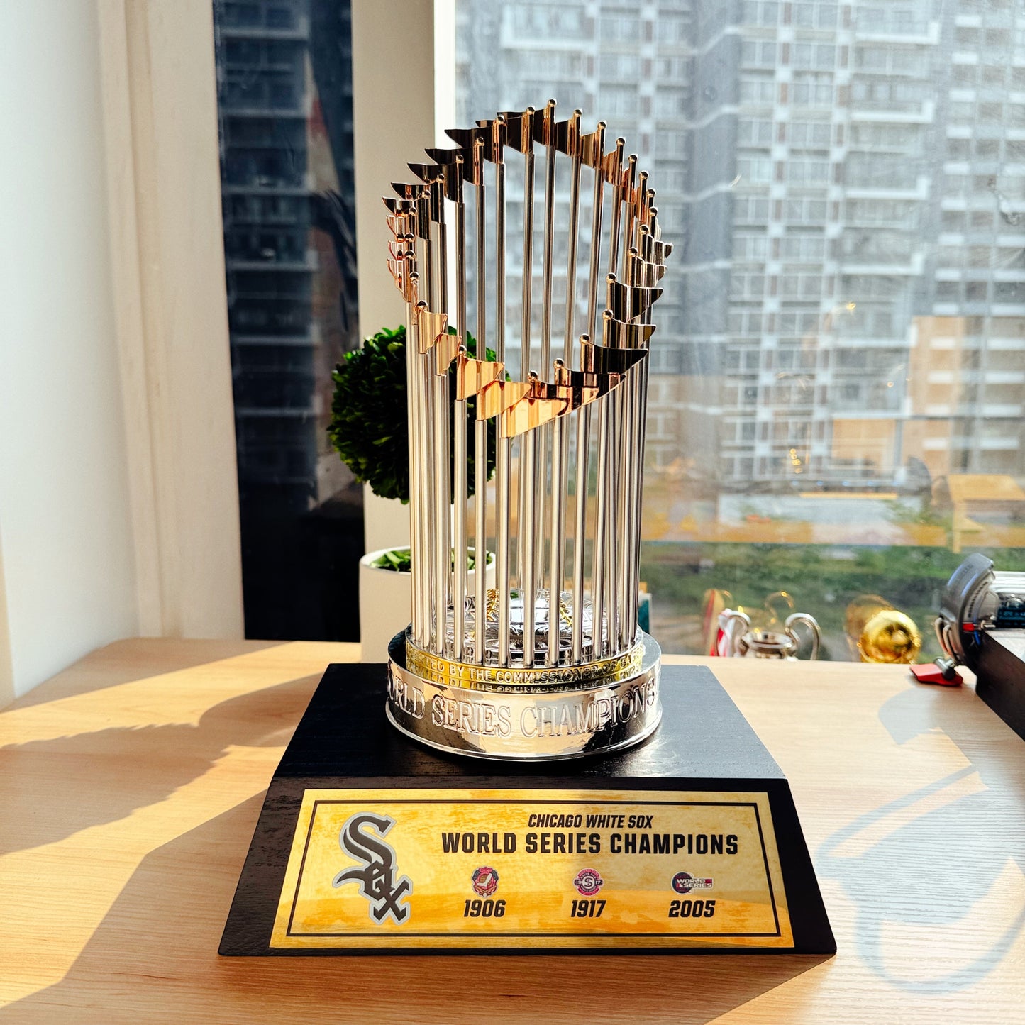 [MLB] Chicago White Sox World Series Commissioner's Trophy 11.8"(30cm) With Wooden Base