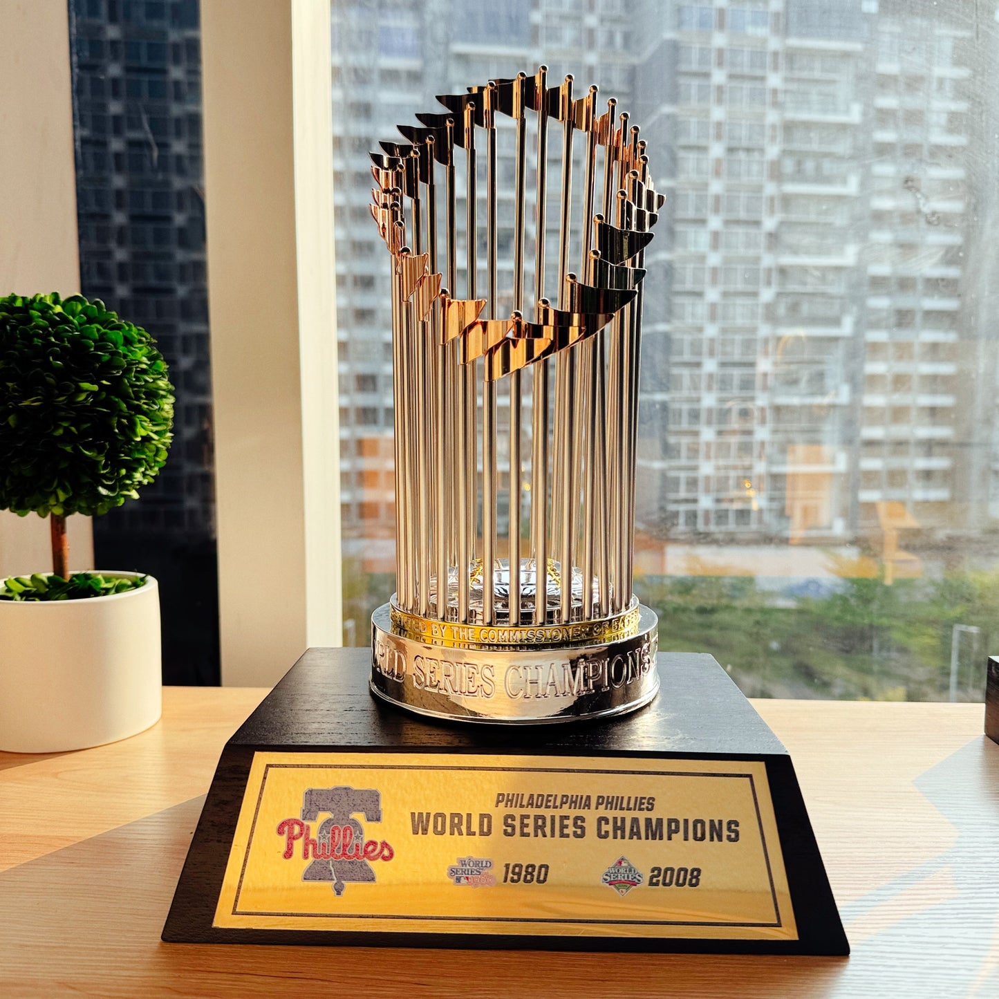 [MLB]Philadelphia Phillies World Series Commissioner's Trophy 11.8"(30cm) With Wooden Base