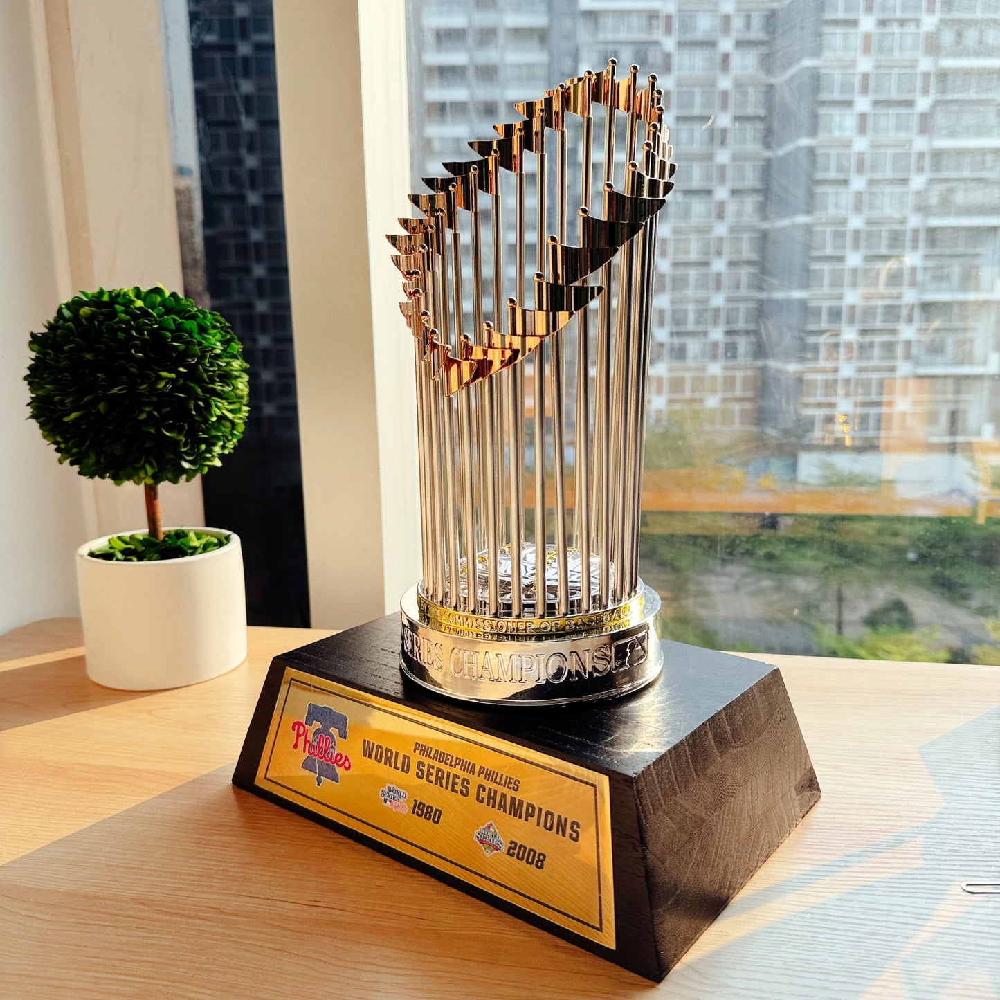 [MLB]Philadelphia Phillies World Series Commissioner's Trophy 11.8"(30cm) With Wooden Base
