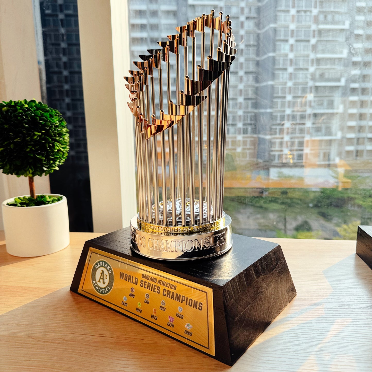[MLB] Oakland Athletics World Series Commissioner's Trophy 11.8"(30cm) With Wooden Base