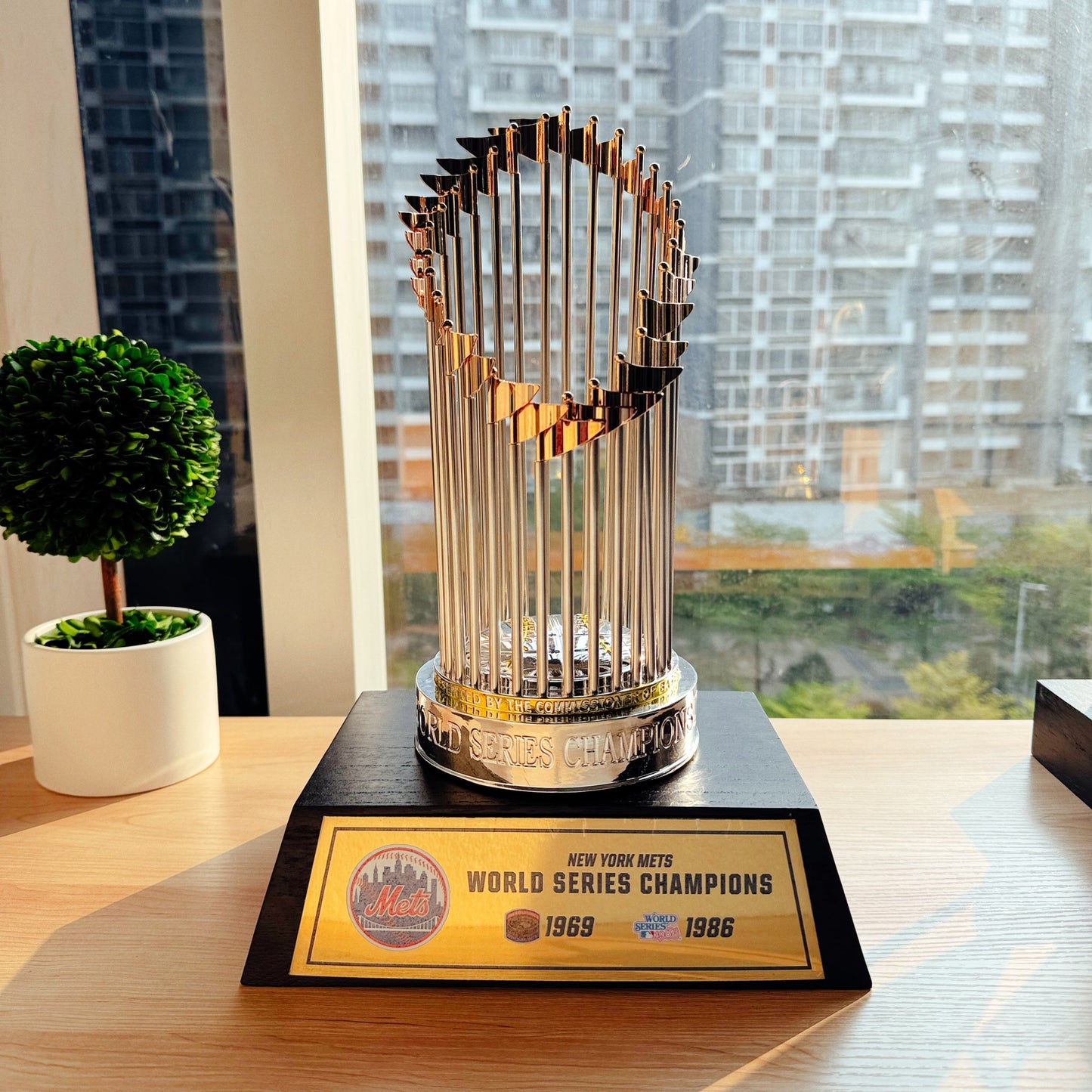 [MLB] New York Mets World Series Commissioner's Trophy 11.8"(30cm) With Wooden Base