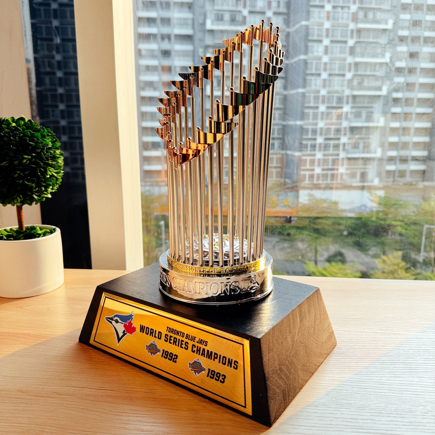 [MLB] Toronto Blue Jays World Series Commissioner's Trophy 11.8"(30cm) With Wooden Base