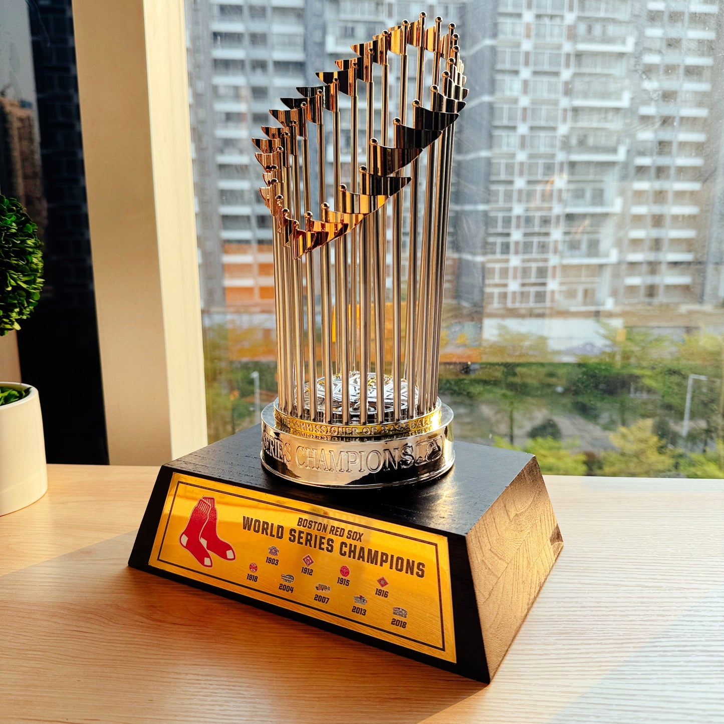 [MLB] Boston Red Sox World Series Commissioner's Trophy 11.8"(30cm) With Wooden Base