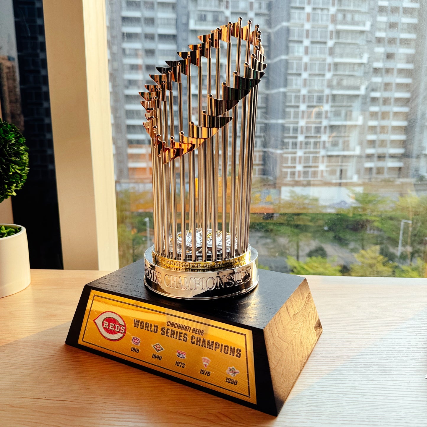 [MLB] Cincinnati Reds World Series Commissioner's Trophy 11.8"(30cm) With Wooden Base