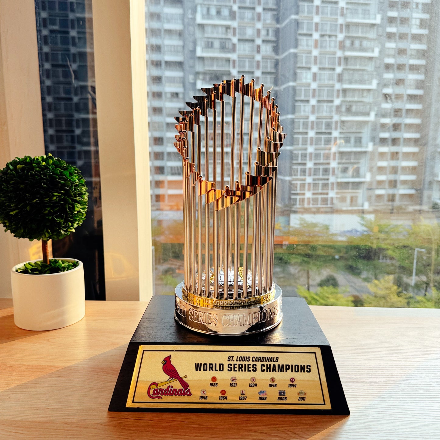 [MLB] Saint Louis Cardinals World Series Commissioner's Trophy 11.8"(30cm) With Wooden Base