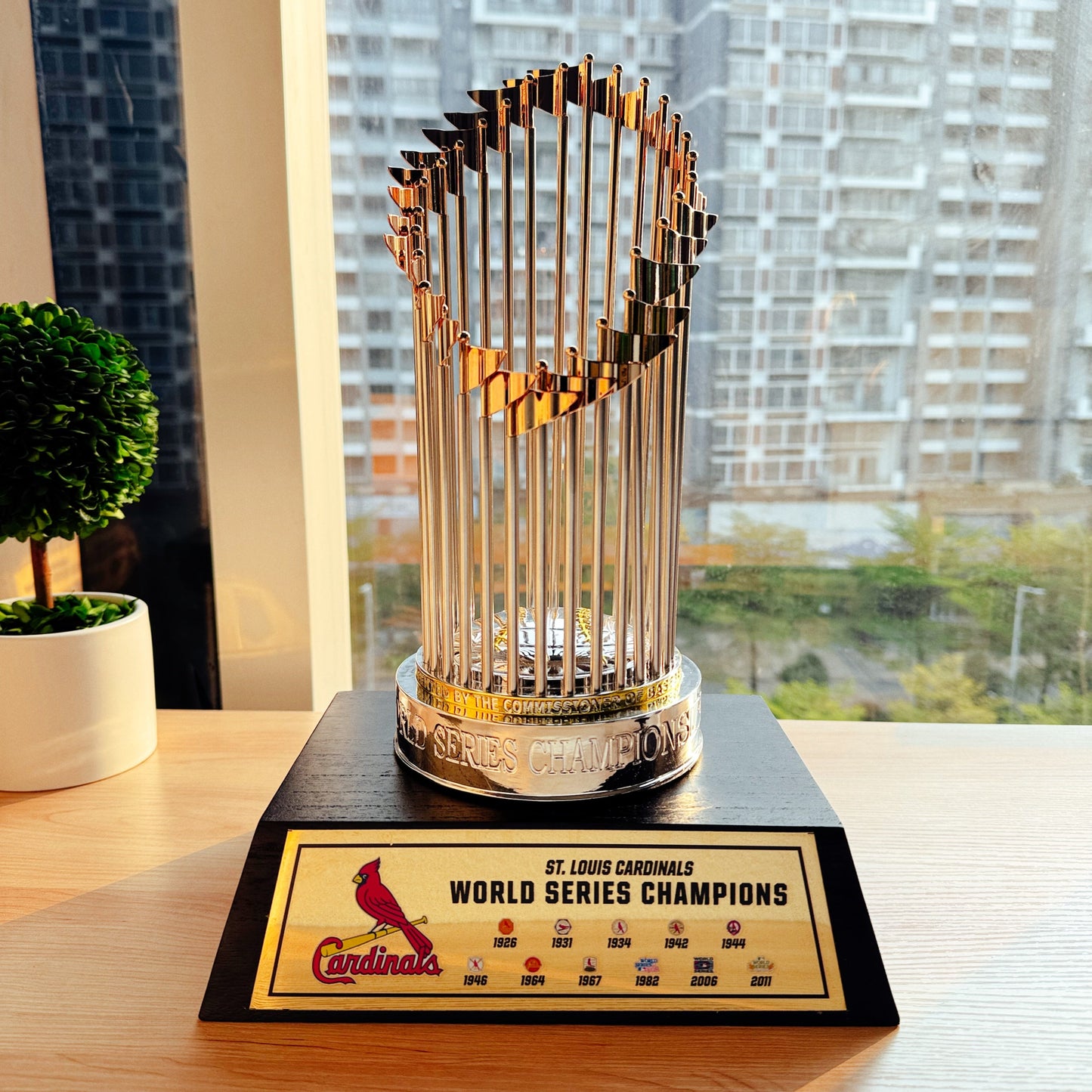 [MLB] Saint Louis Cardinals World Series Commissioner's Trophy 11.8"(30cm) With Wooden Base